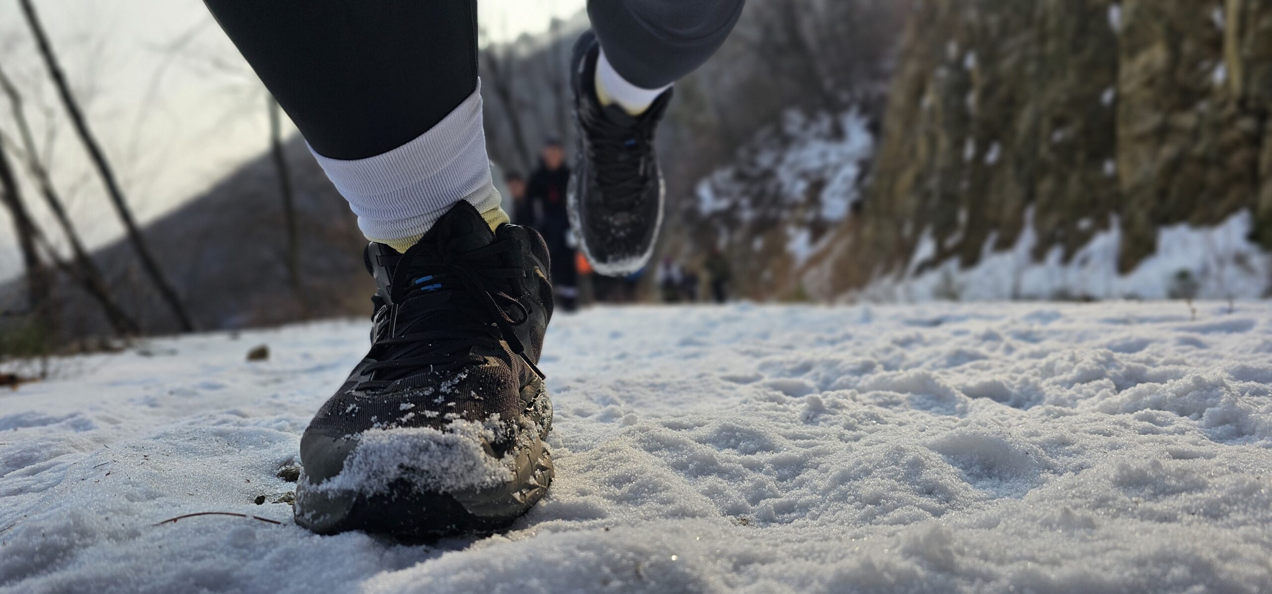 Korea Snow Trail 설면 빙판 위를 달리는 겨울 트레일 러닝 완주 장면
