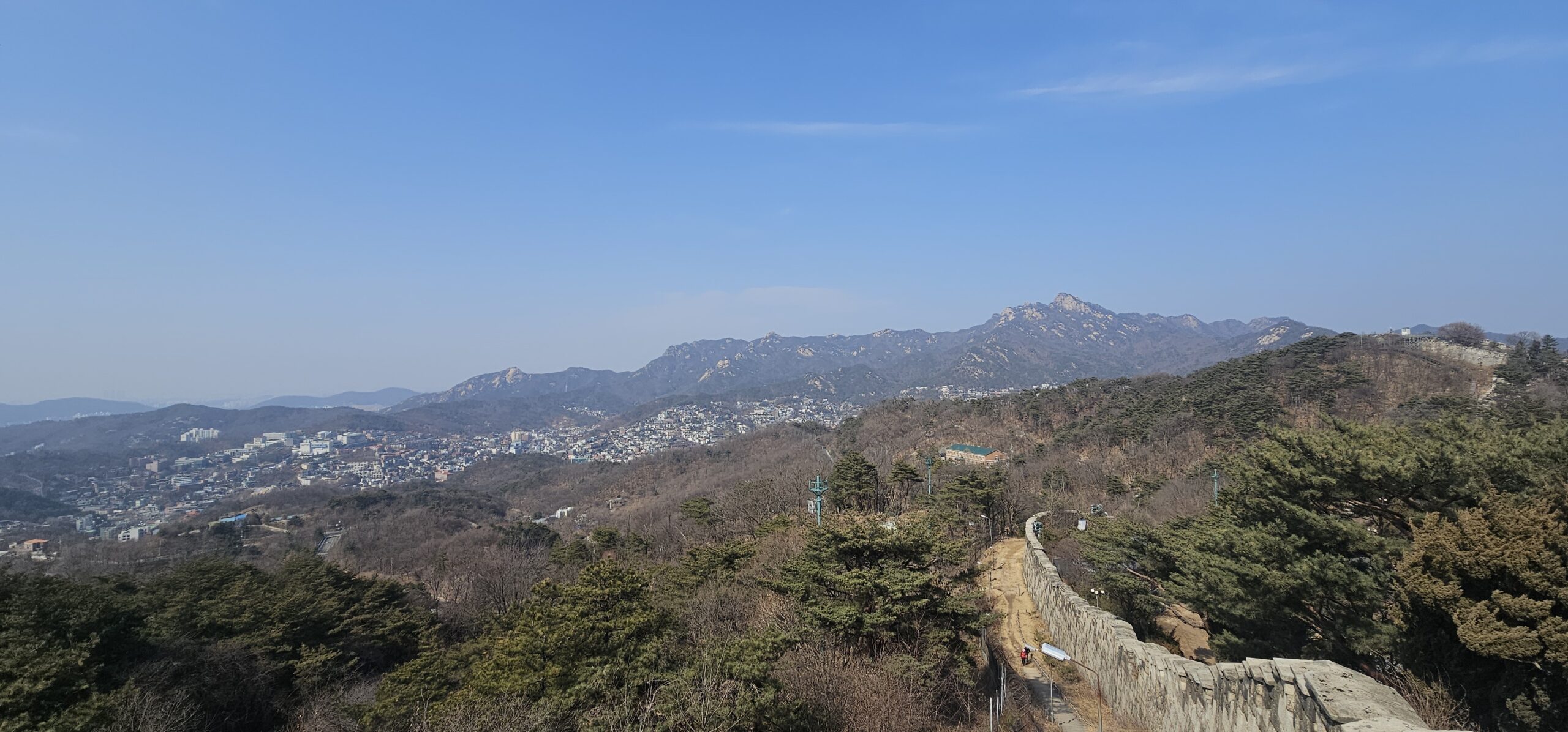 북악산 청운대에서 바라본 북한산 능선 파노라마 전망